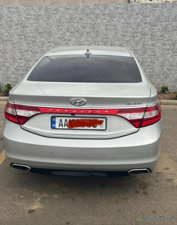 hyundai-grandeur-hg300-big-0