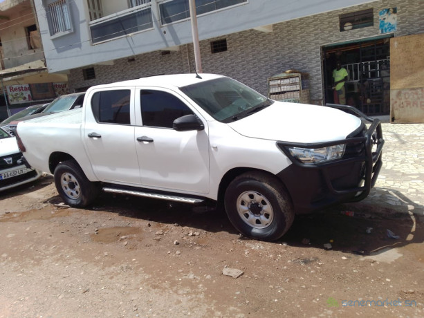 pick-up-hilux-big-0