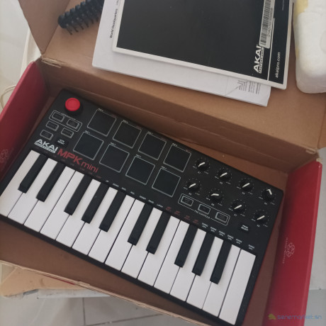 clavier-akai-mpk-mini-mk2-big-2