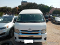 location-de-mini-bus-toyota-hiace-small-0