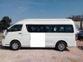 location-de-mini-bus-toyota-hiace-small-1