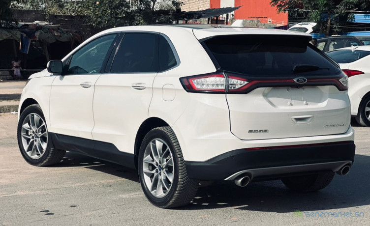 ford-edge-titanium-2018-big-4