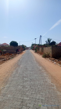 terrain-de-700-metres-carres-a-vendre-a-la-somone-senegal-big-2