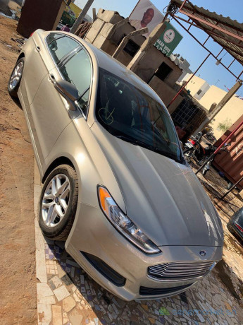 ford-fusion-se-2015-big-2