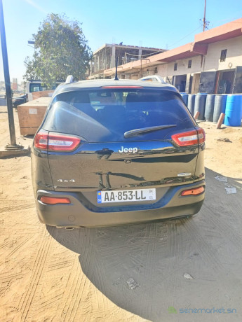 jeep-cherokee-2015-essence-moteur-24-full-option-camera-de-recul-couleur-noir-kilometrage-44000mils-big-1