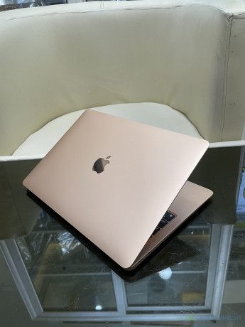 macbook-air-2020-puce-apple-m1-13-pouces-big-2