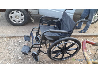 FAUTEUIL ROULANT MEDICAL BASIC